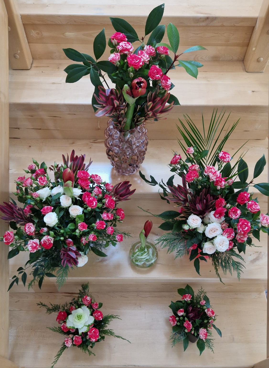 colectie de 6 aranjamente florale cu trandafiri si amaryllis